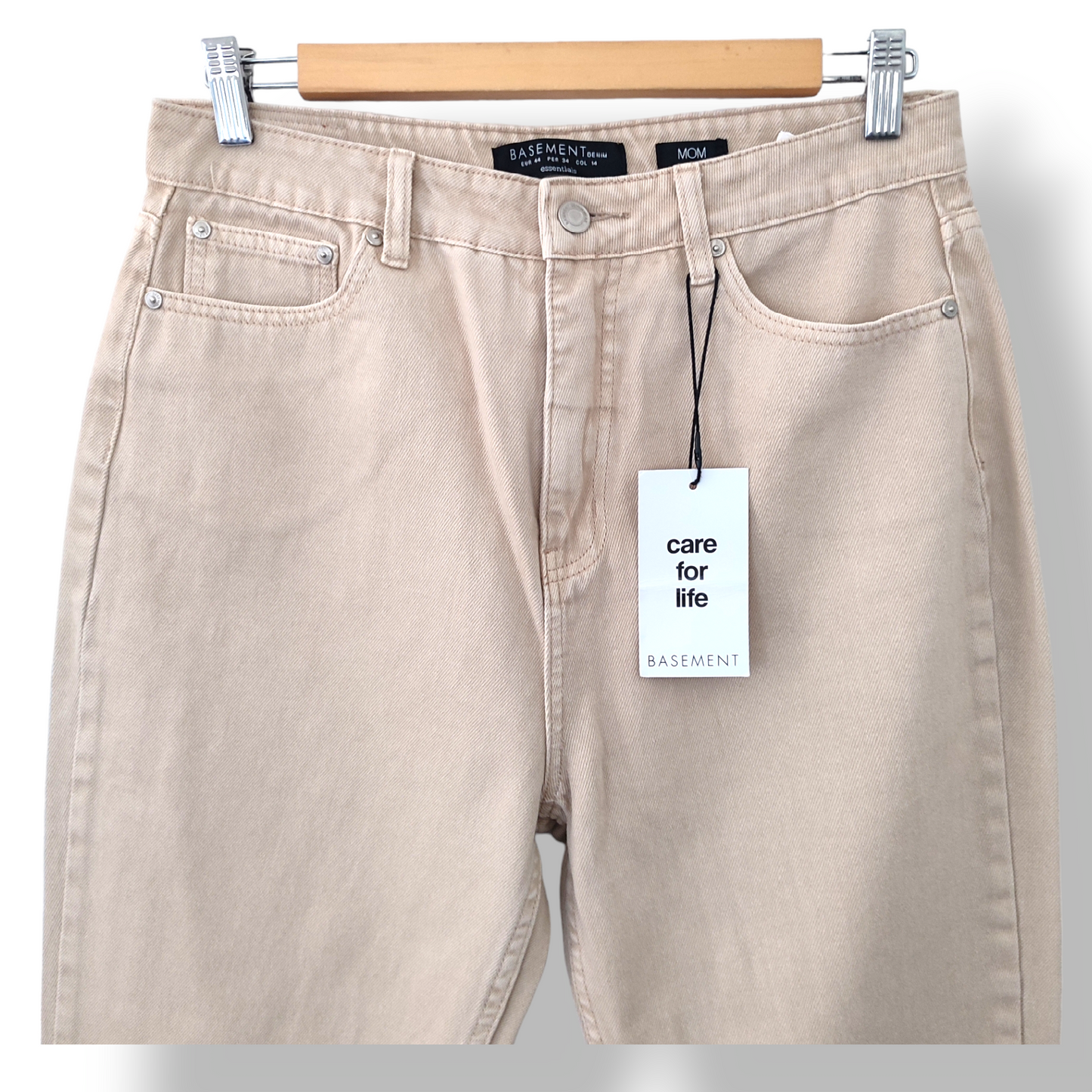 Jeans Mom Basement