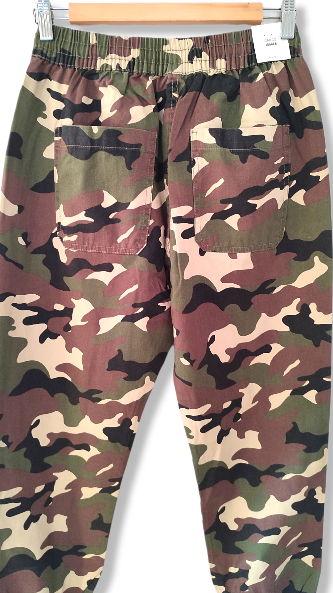 Pantalón camuflado Bershka