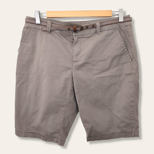 Short Yessica