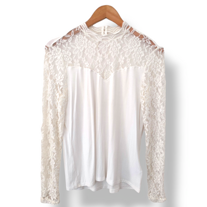 Polera encaje