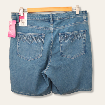 Short Lee